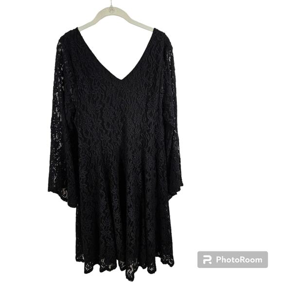 Torrid Black Lace Bell Sleeve Trapeze Dress Size 2 / 2X / 18-20 - Picture 4 of 12